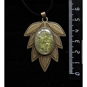 Кулон из хризолита (кабошон-мозаика) "лист", овал 25х18мм, оправа цвет бронза