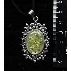 Кулон из хризолита (кабошон-мозаика), овал 25х18мм, оправа "клумба"