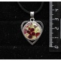 Кулон из хризолита и граната (кабошон-мозаика), круг 18мм, оправа "сердечко"