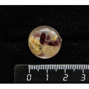 Брошь из волосатика и граната (кабошон-мозаика), круг 18мм