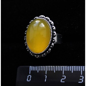 Кольцо с агатом желтым (тонировка), овал 18x13, литая оправа, безразмерное