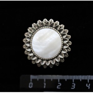 Кольцо с перламутром белым, круг 20мм, "подсолнух", безразмерное