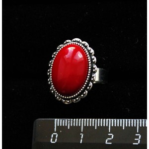 Кольцо с кораллом красным (иск.), овал 18x13, литая оправа, безразмерное