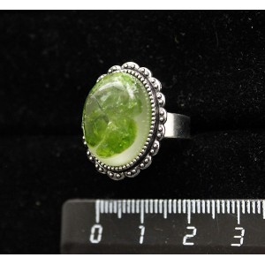 Кольцо с хромдиопсидом (кабошон-мозаика), овал 18x13, литая оправа, безразмерное