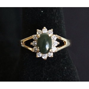 Кольцо с нефритом "малый овал в цирконах"