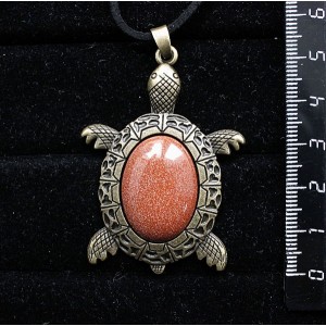 Кулон из авантюрина красного (синт.), овал 25х18мм, "черепаха" оправа цвет бронза