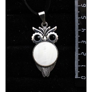 Кулон из перламутра белого, "сова", круг 20мм