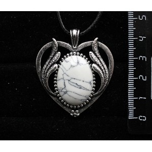 Кулон из каулита, овал 25х18мм, оправа "сердце с крыльями"