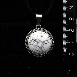 Кулон из каулита, круг 20мм, оправа с насечками