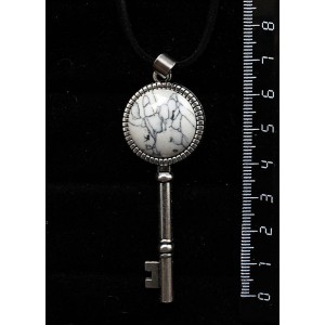 Кулон из каулита "ключик", круг 20мм