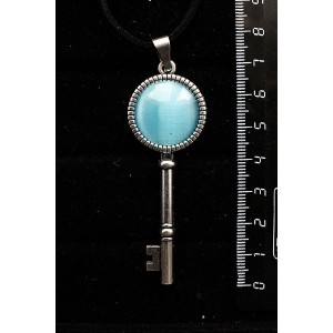 Кулон из кошачьего глаза (синт.) темно-голубого "ключик", круг 20мм