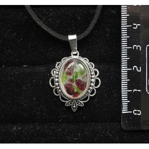 Кулон из хромдиопсида и граната (кабошон-мозаика), овал, 18х13мм, оправа "трилистник"