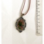 Кулон из хромдиопсида и турмалина (кабошон-мозаика), овал 30х20мм, ажурная оправа