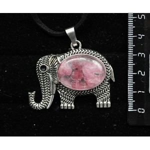 Кулон из турмалина розового (кабошон-мозаика), овал 25х18мм, "слон"
