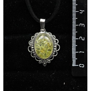 Кулон из хризолита (кабошон-мозаика), овал, 18х13мм, оправа "трилистник"