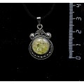 Кулон из хризолита (кабошон-мозаика), круг 12мм, оправа "корона"