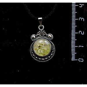 Кулон из хризолита (кабошон-мозаика), круг 12мм, оправа "корона"