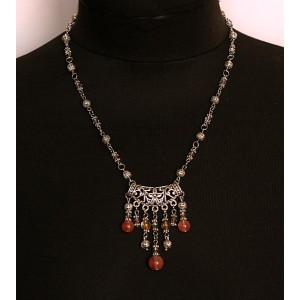 Колье-кулон из халцедона на ажурном коннекторе, шарик 6, 8 и 10мм