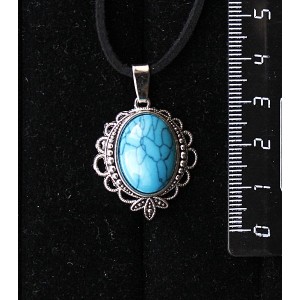 Кулон из бирюзы иск., овал, 18х13мм, оправа "трилистник"