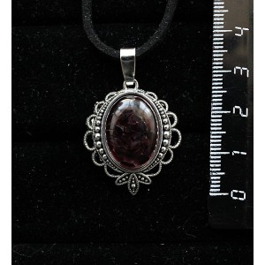 Кулон из граната (кабошон-мозаика), овал, 18х13мм, оправа "трилистник"