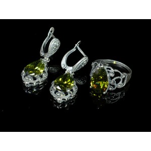 Комплект: кольцо и серьги из циркона капля с огранкой, цвет оливковый, мельхиор