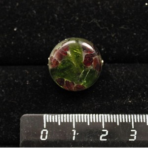 Брошь из хромдиопсида и граната (кабошон-мозаика), круг 18мм