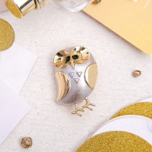 Брошь "Сова" удивленная, цвет зеленый, цвет золотистый