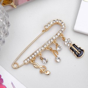 Булавка "Классика" нотки, 5,2 см, цвет белый, цвет золотистый