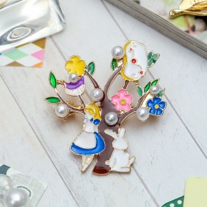 Брошь "Алиса в Стране чудес" дерево, разноцветная, цвет золотистый