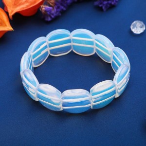 Браслет пластина выпуклая, прямоугольник закругленный, опал (синт.)