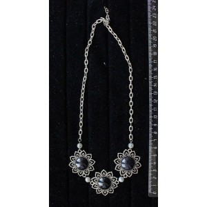 Колье из авантюрина синего (синт.) "3 цветка" на цепочке, 48-50см, круг 18мм