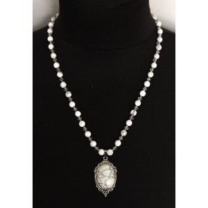 Колье-кулон из камня каулит (имитация кахолонга), овал 25х18мм, оправа медальон