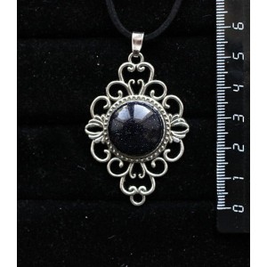 Кулон из авантюрина синего (синт.), круг 18мм, оправа "ромб с узором"