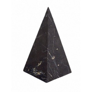 Пирамида из шунгита неполированная высокая, размер основания 40-45мм, h70мм, 130г
