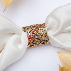 Муфта для платка "Ромбы" со стразами, цвет коричневый в черненом золоте Муфта для платка "Ромбы" со стразами, цвет коричневый в черненом золоте