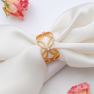 Муфта для платка "Шелк", цвет белый, цвет золотистый