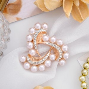 Зажим для платка "Роза ветров", цвет белый , цвет золотистый