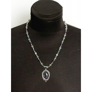 Колье-кулон из флюорита, овал 25х18мм, оправа медальон