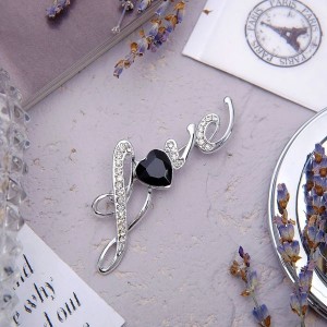 Брошь Love, цвет черно-белый, цвет серебристый (стекло, стразы)