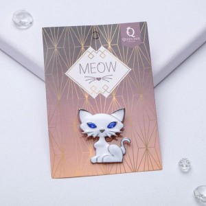 Брошь "Кошечка" хитрая, цвет бело-голубой, цвет серебристый (стразы, эмаль)