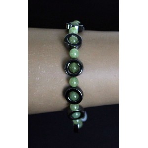 Браслет из оникса, шарик 6мм в круглой рамке из гематита