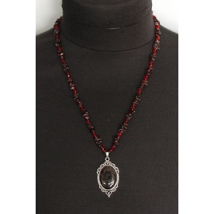Колье-кулон из граната, овал 25х18мм кабошон-мозаика + галтовка, оправа медальон
