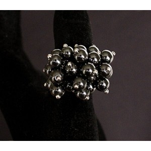 Кольцо из гематита "гроздь", шарик 6мм