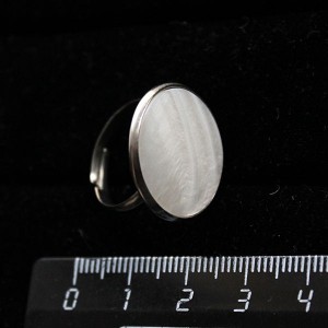 Кольцо с перламутром белым, круг 20мм, безразмерное