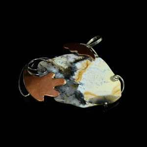 Кулон из агата мохового "рыбка", 60х43мм, нейзильбер