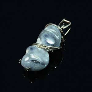 Кулон из тиманского агата, 35х16мм, нейзильбер Кулон из тиманского агата, 35х16мм, нейзильбер