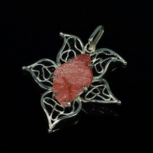 Кулон из авантюрина 57х57мм, авт.-ручная работа, юв сплав - нейзильбер