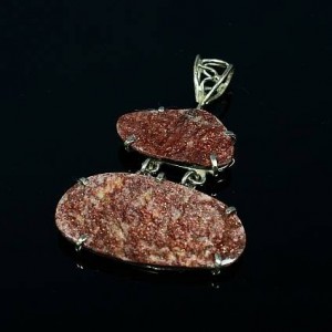 Кулон из авантюрина 45х43мм, авт.-ручная работа, юв сплав - нейзильбер