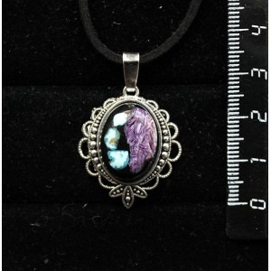 Кулон из чароита и нат. бирюзы (кабошон-мозаика), овал, 18х13мм, оправа "трилистник"