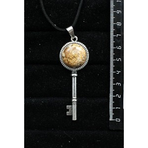 Кулон из яшмы песочной "ключик", круг 20мм